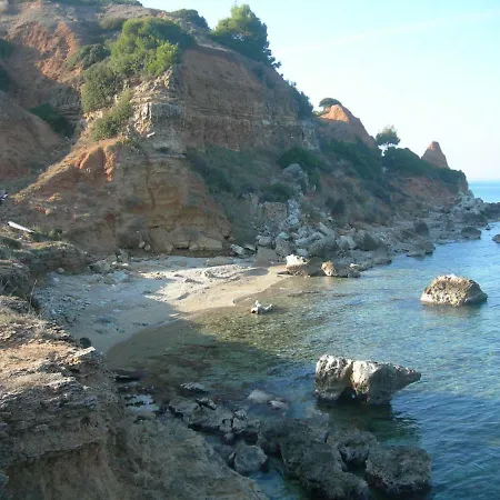 House In Front Of The Sea Country house