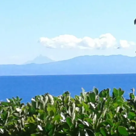 House In Front Of The Sea Country house