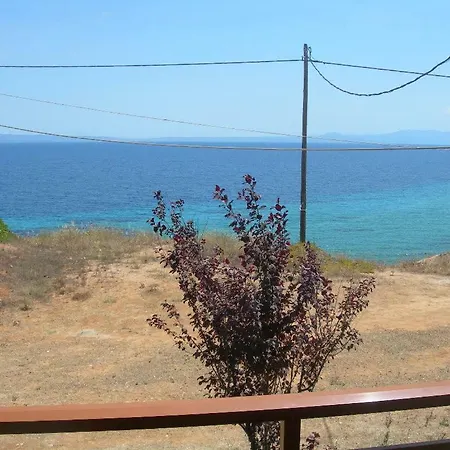 House In Front Of The Sea Country house *